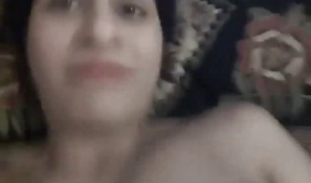زن و شوهر با داشتن رابطه جنسی گرم در حمام در جوردی با مامان فضای باز