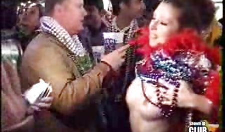 ریکو داستان سکس گروهی مامانم با سبزه روی میز استخر می رود